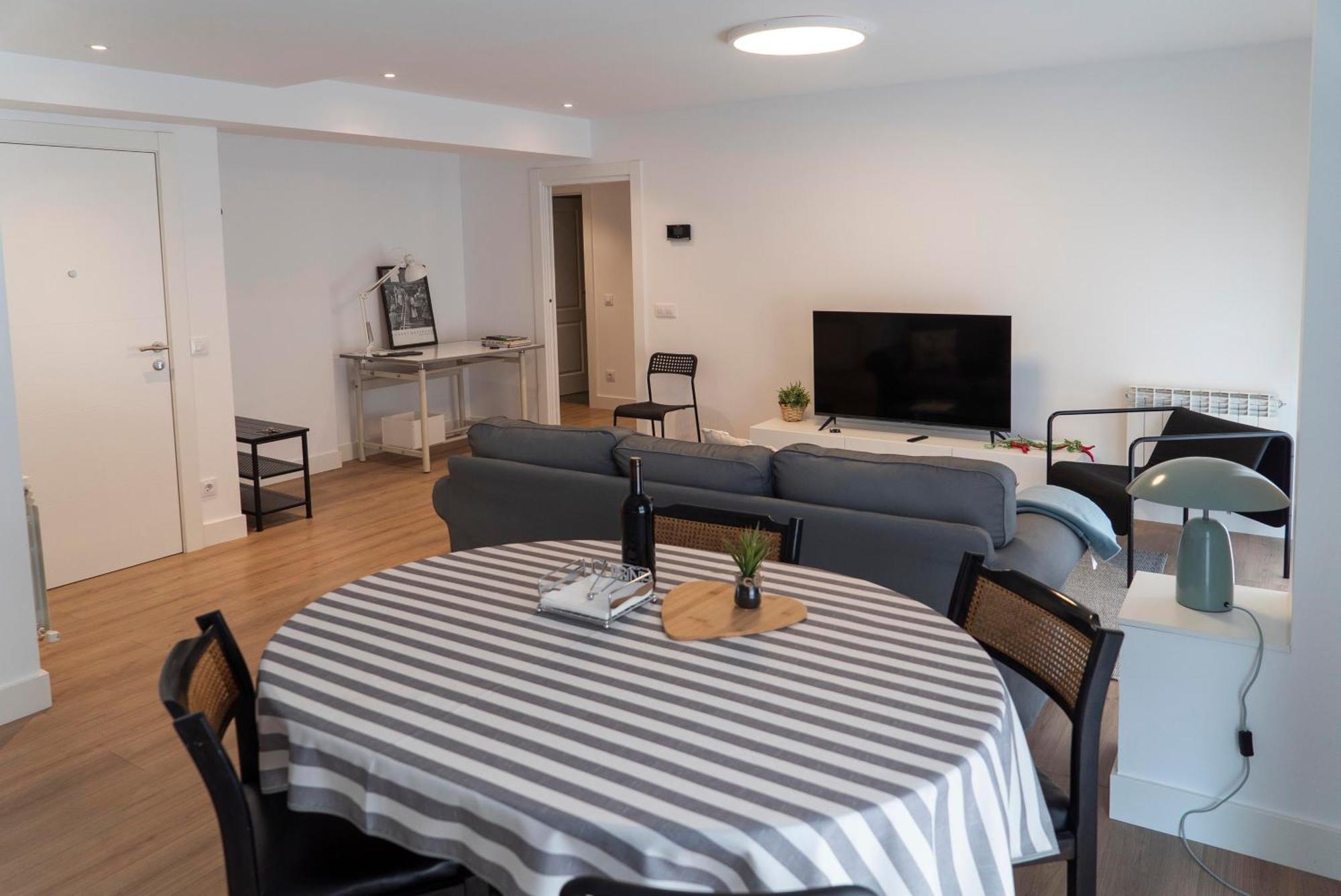 Apartamentos Riojaland En Lardero Con Garaje Zewnętrze zdjęcie